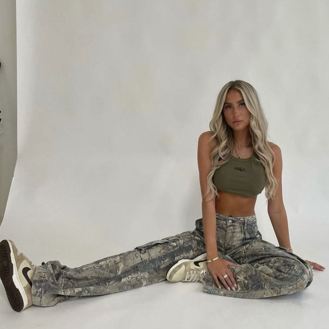 Low-Waisted Casual Camouflage Cargo Pants (Loose-Fit)